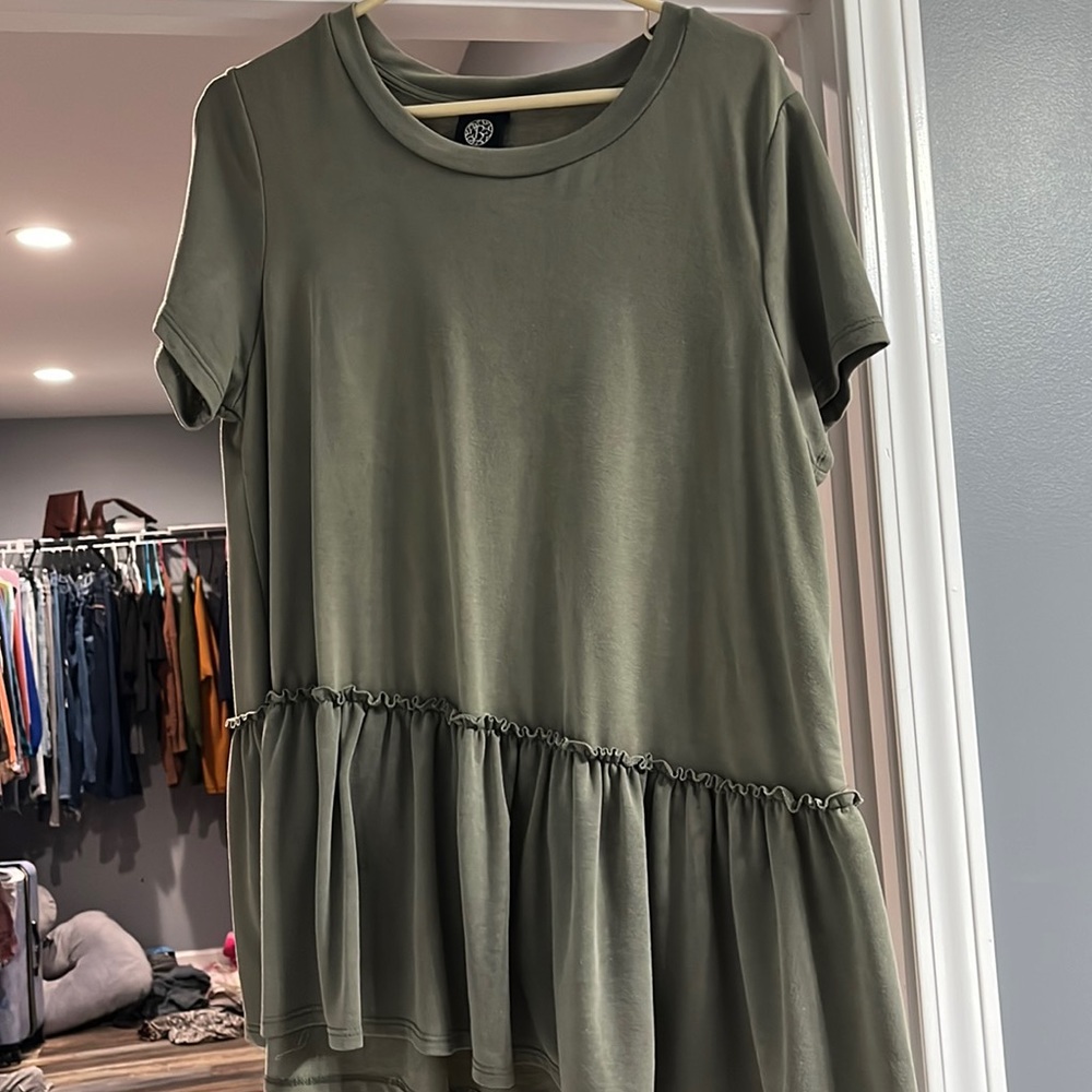 Large ruffled top